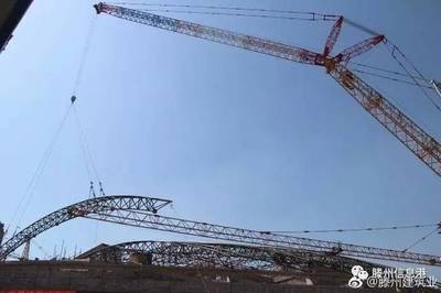 滕州街頭現&ldquo;最帥撐傘哥&rdquo; c北辛中學善國校區招生簡章 c商家傾倒高溫爐灰燙傷6歲兒童 c奧林匹克中心游泳館主體結構完工